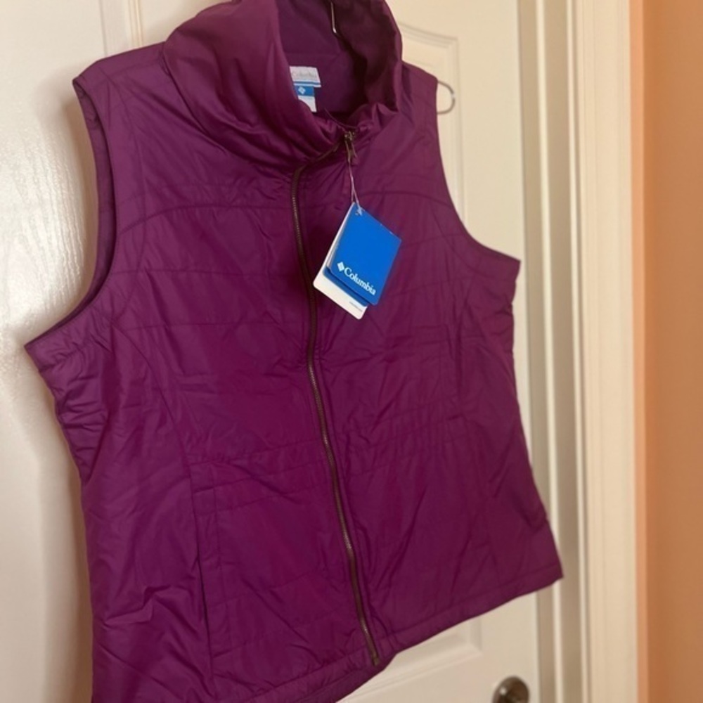 Purple Columbia puffer vest. NWT size large
